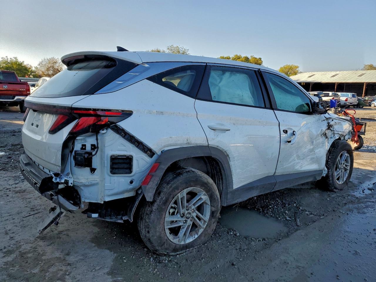 2025 HYUNDAI TUCSON SE photo 3