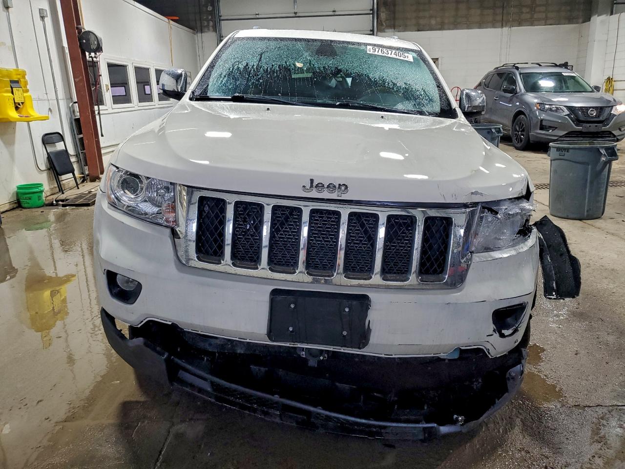 2012 JEEP GRAND CHEROKEE OVERLAND photo 5