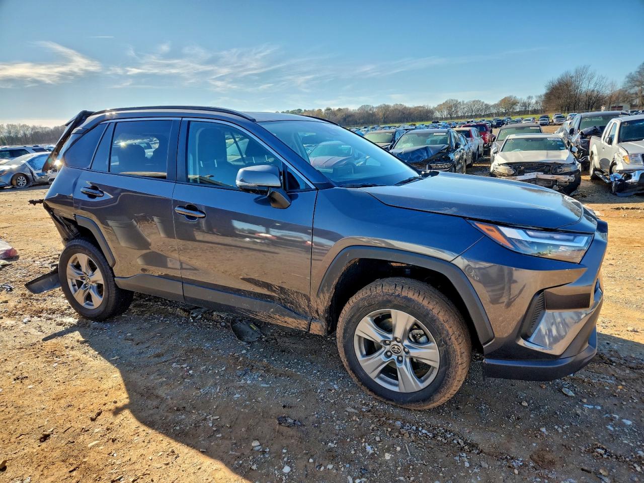 2022 TOYOTA RAV4 XLE photo 7