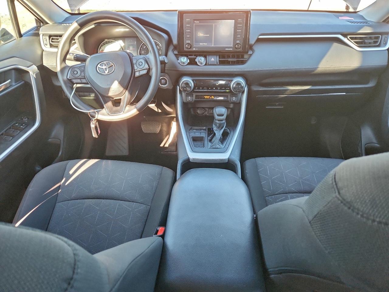 2022 TOYOTA RAV4 XLE photo 15