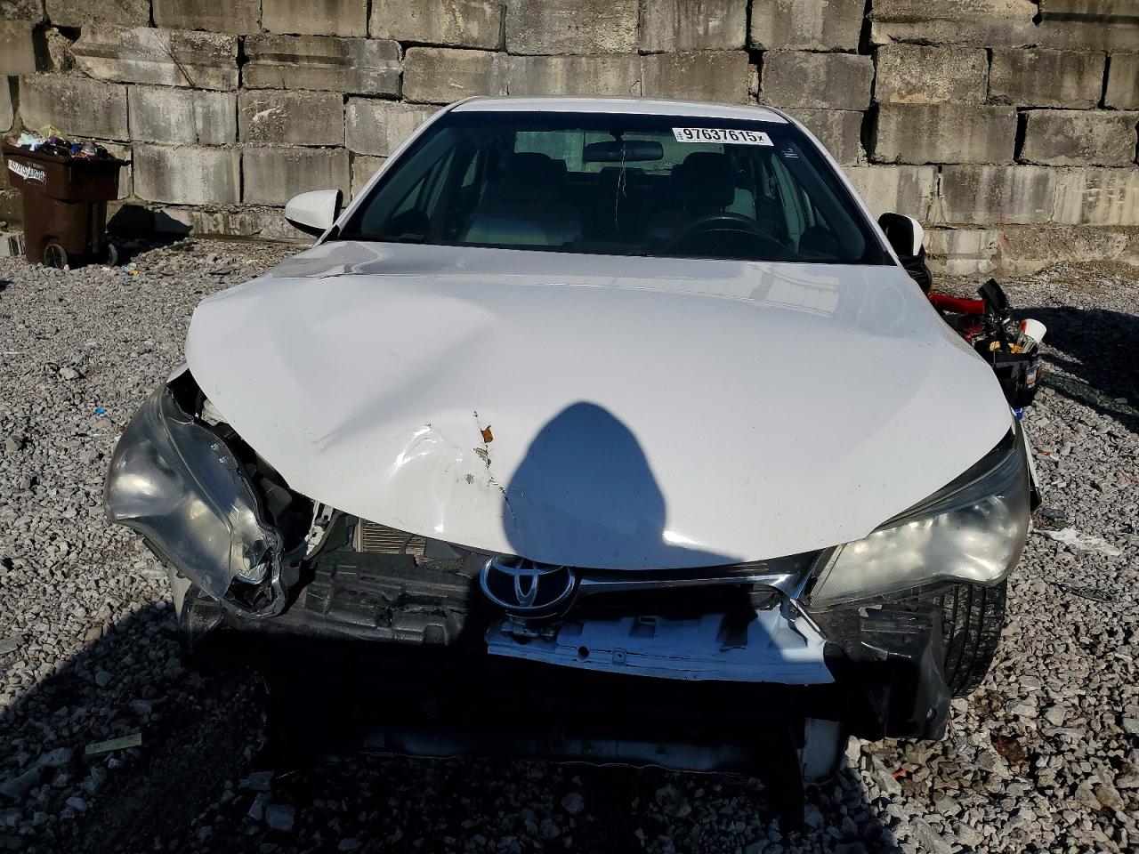 2017 TOYOTA CAMRY LE photo 5