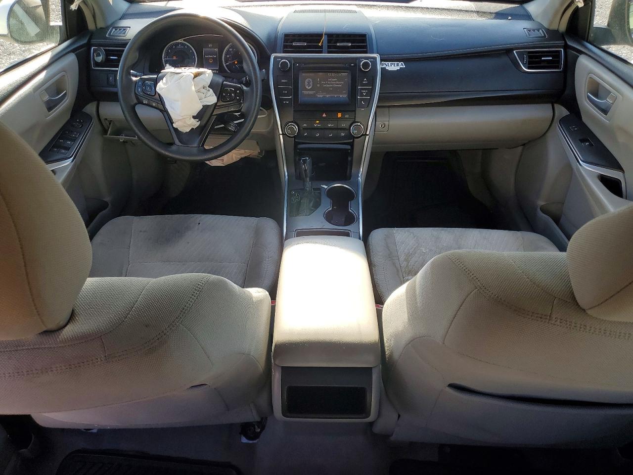 2017 TOYOTA CAMRY LE photo 8