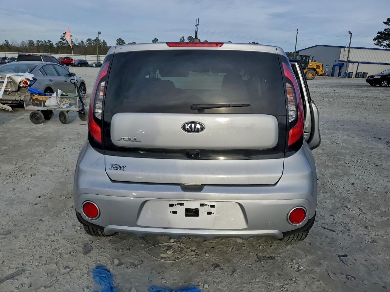 2017 KIA SOUL + photo 6