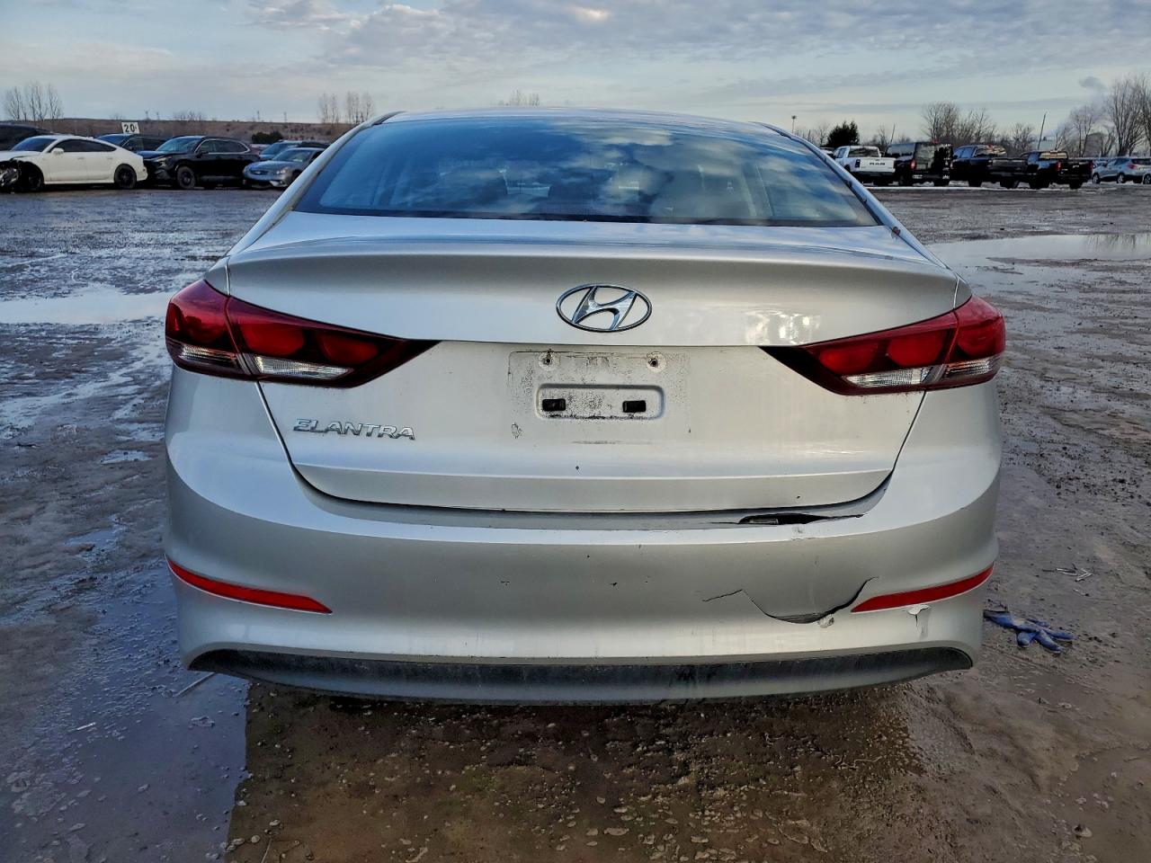 2018 HYUNDAI ELANTRA SE photo 6