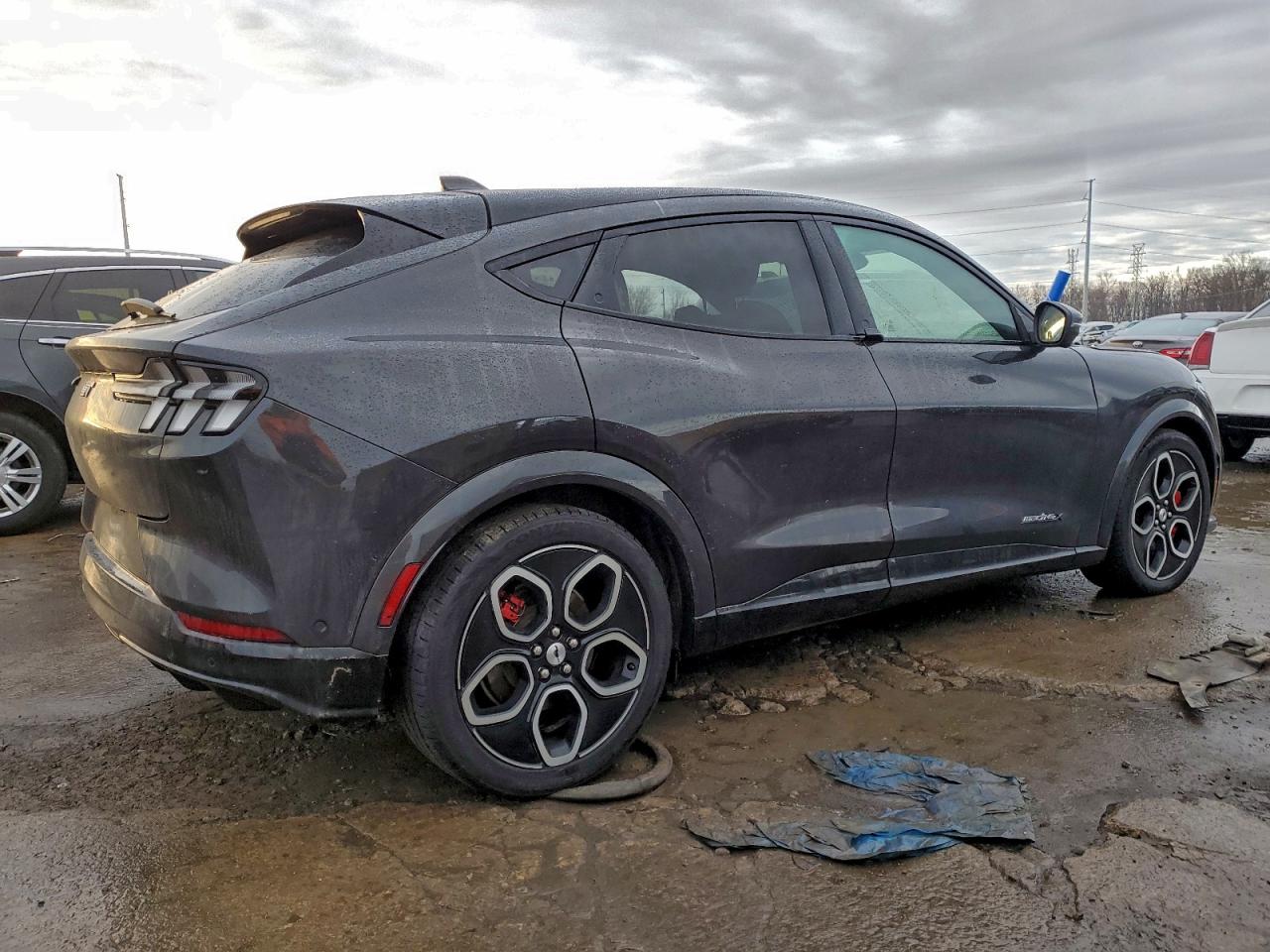 2022 FORD MUSTANG MACH-E GT photo 3