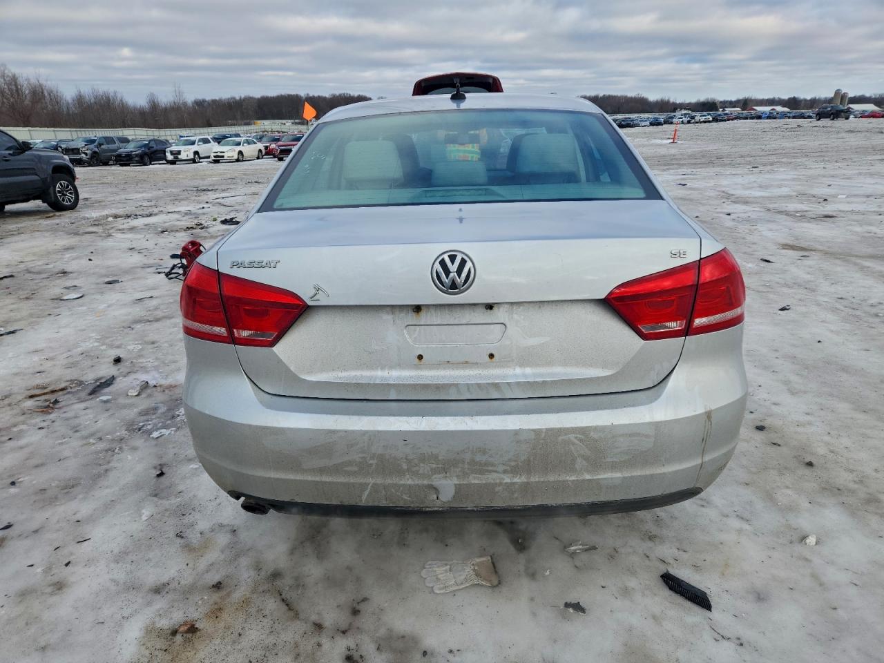 2012 VOLKSWAGEN PASSAT SE photo 6