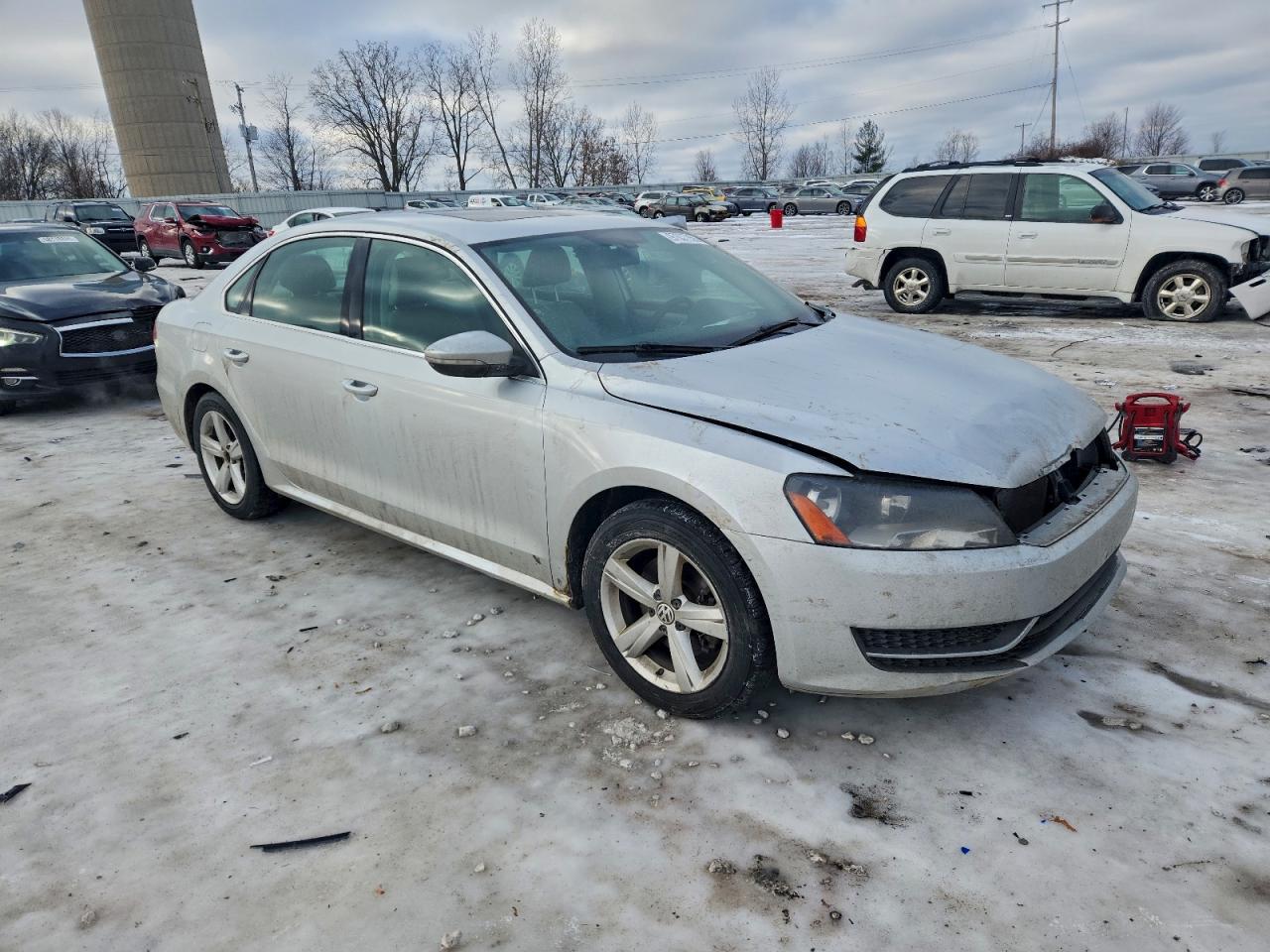 2012 VOLKSWAGEN PASSAT SE photo 4