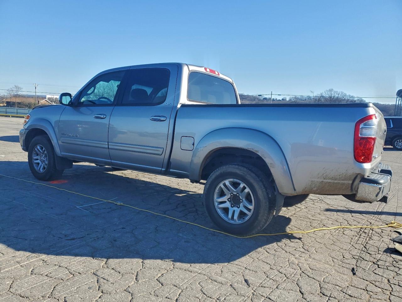 2004 TOYOTA TUNDRA DOUBLE CAB SR5 photo 2