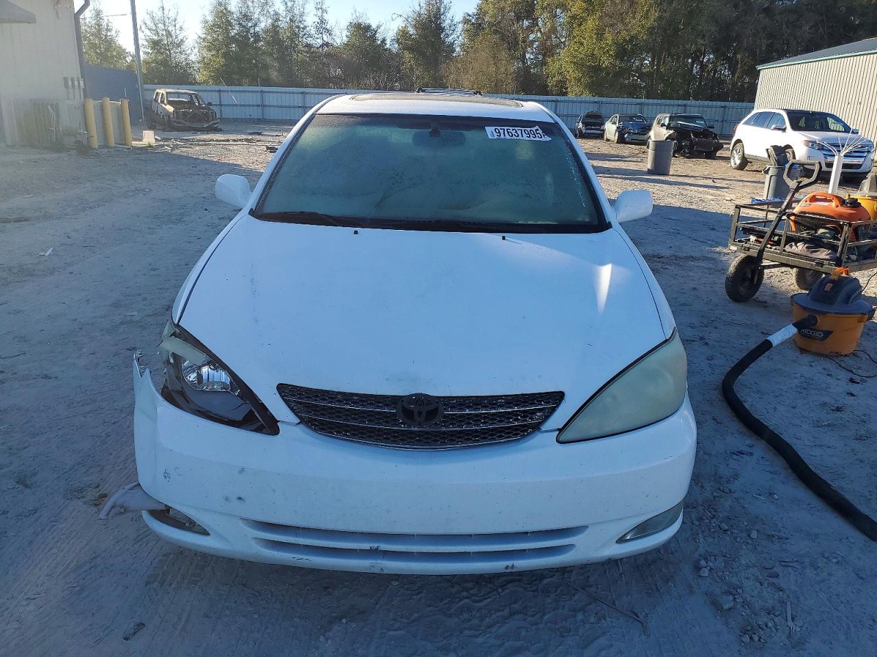 2003 TOYOTA CAMRY LE photo 5