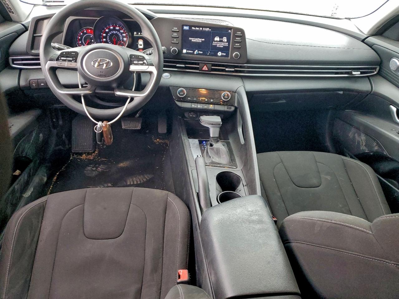 2023 HYUNDAI ELANTRA SEL photo 8