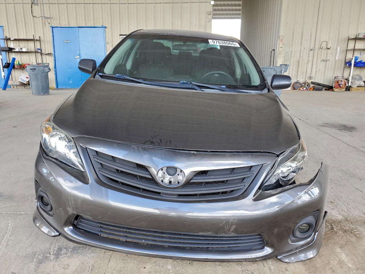 2013 TOYOTA COROLLA BASE photo 5