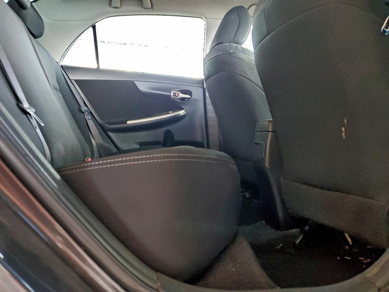 2013 TOYOTA COROLLA BASE photo 11