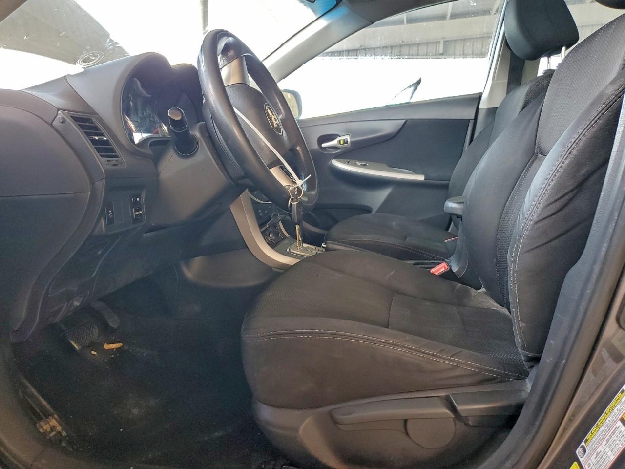 2013 TOYOTA COROLLA BASE photo 7