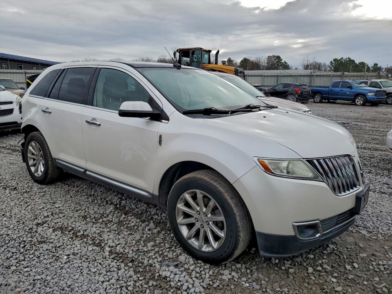 2011 LINCOLN MKX photo 4