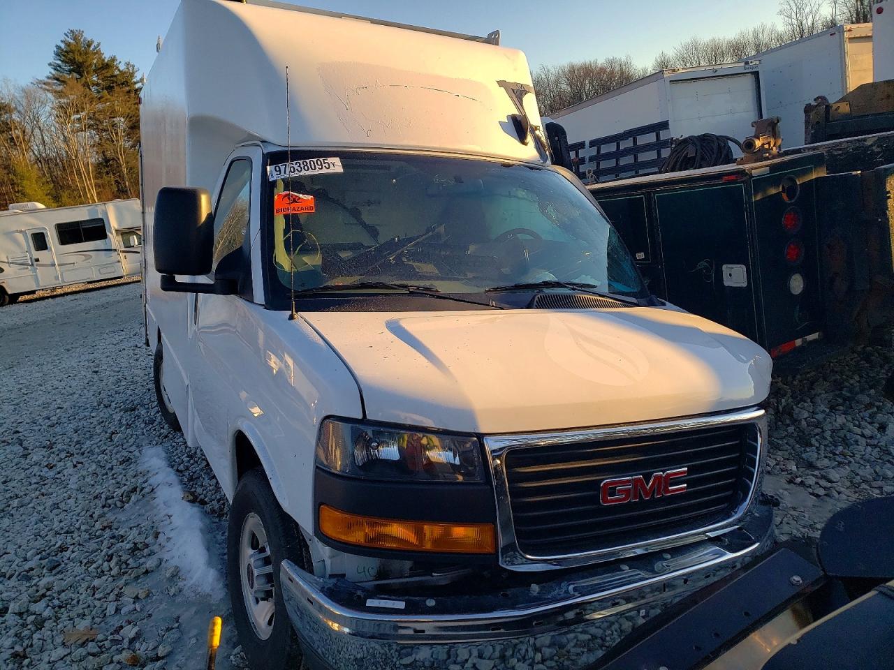 2024 GMC SAVANA DELIVERY TRUCK photo 9