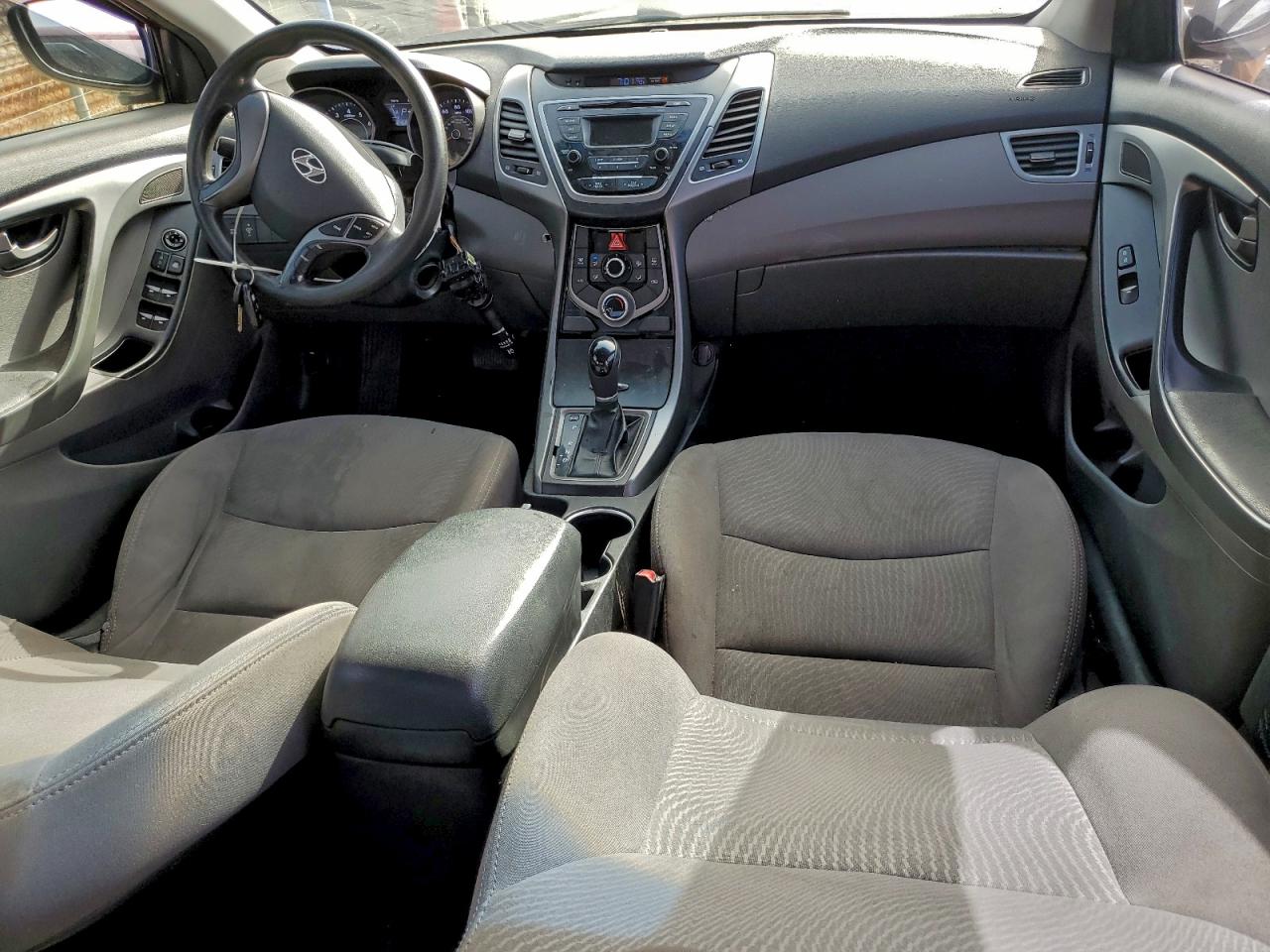 2016 HYUNDAI ELANTRA SE photo 8