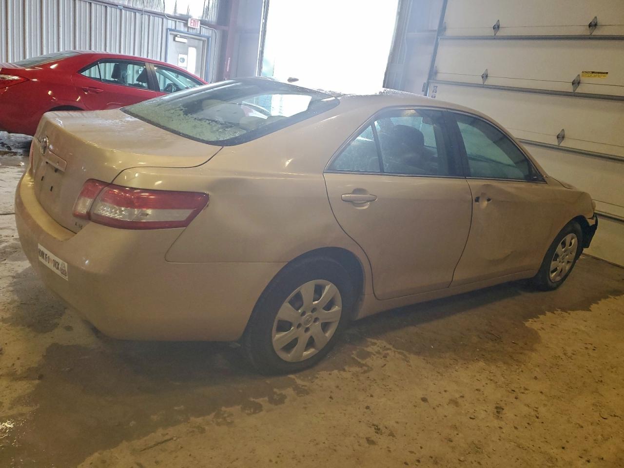 2010 TOYOTA CAMRY BASE photo 3