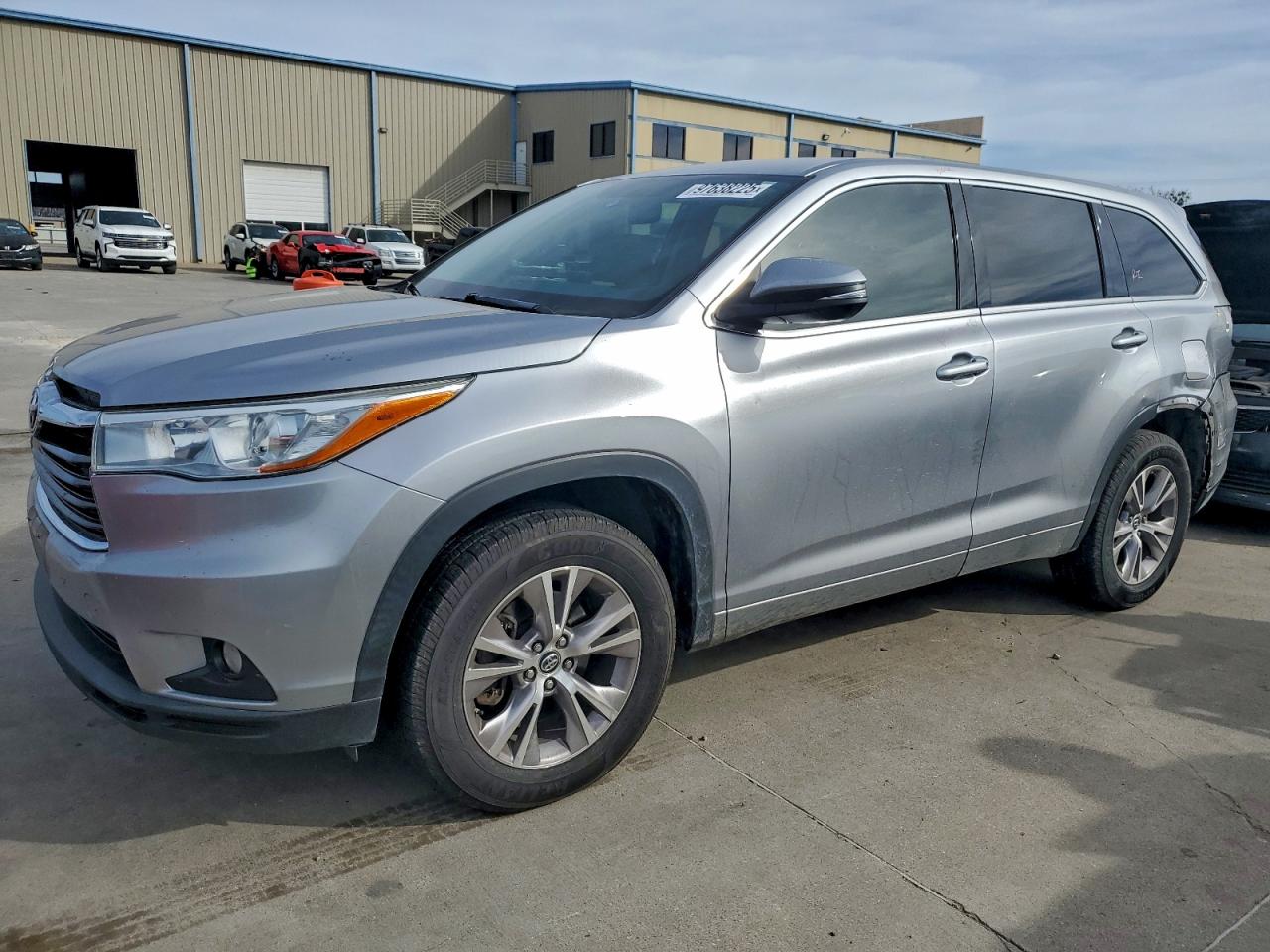 2016 TOYOTA HIGHLANDER