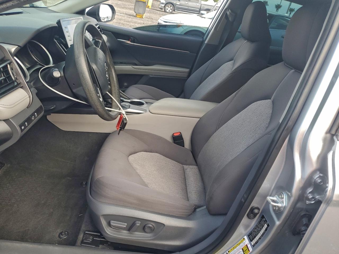 2021 TOYOTA CAMRY LE photo 7