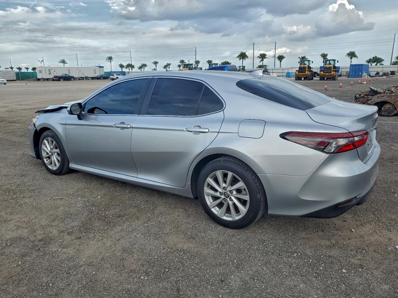 2021 TOYOTA CAMRY LE photo 2