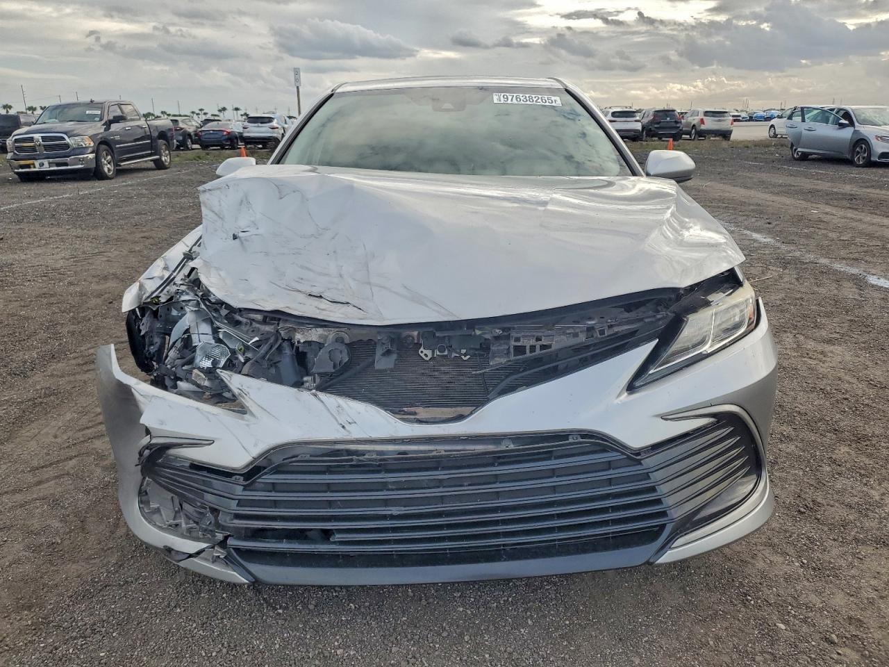 2021 TOYOTA CAMRY LE photo 5