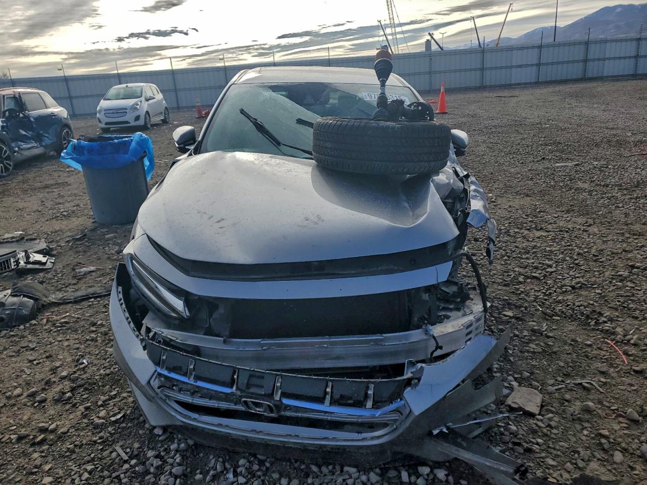 2019 HONDA INSIGHT TOURING photo 5