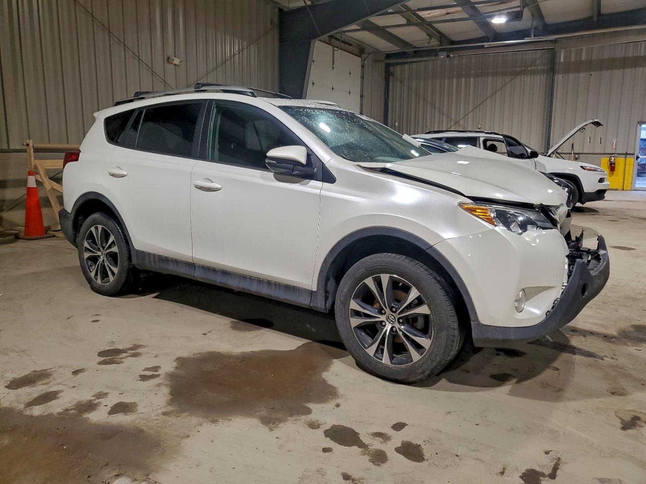 2015 TOYOTA RAV4 LIMITED photo 4