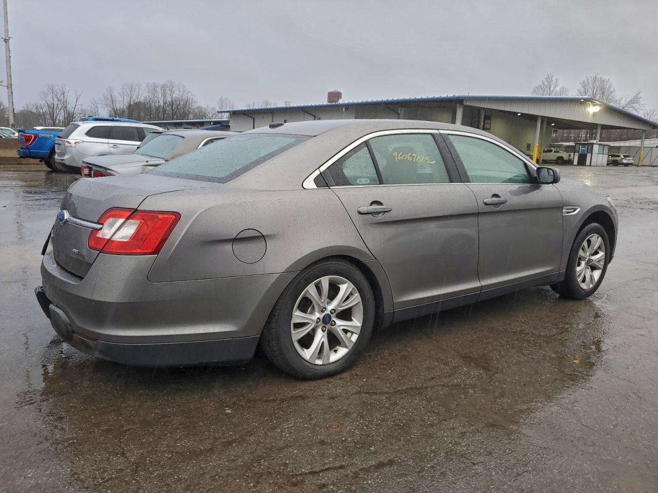 2012 FORD TAURUS SEL photo 3
