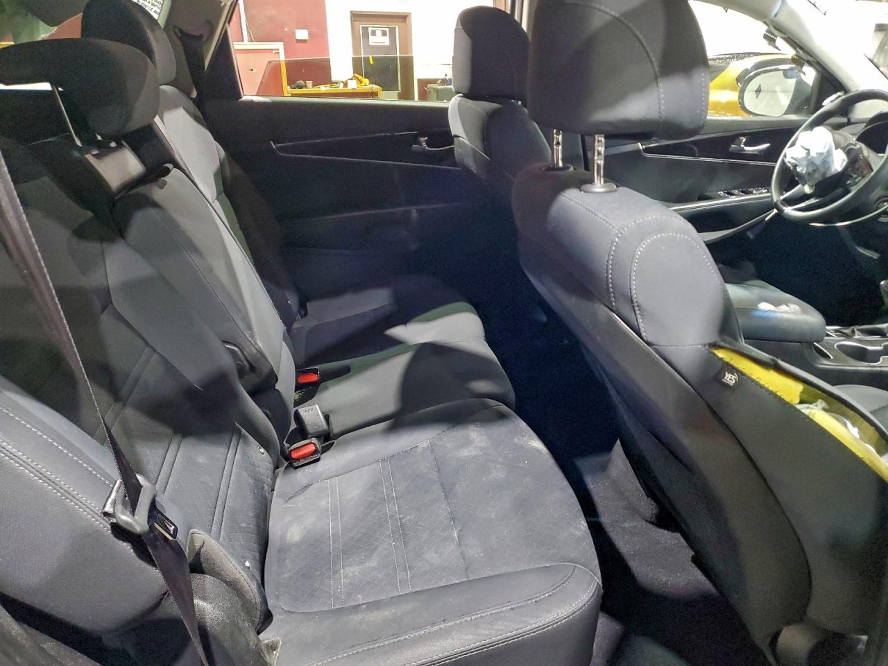 2017 KIA SORENTO LX photo 11