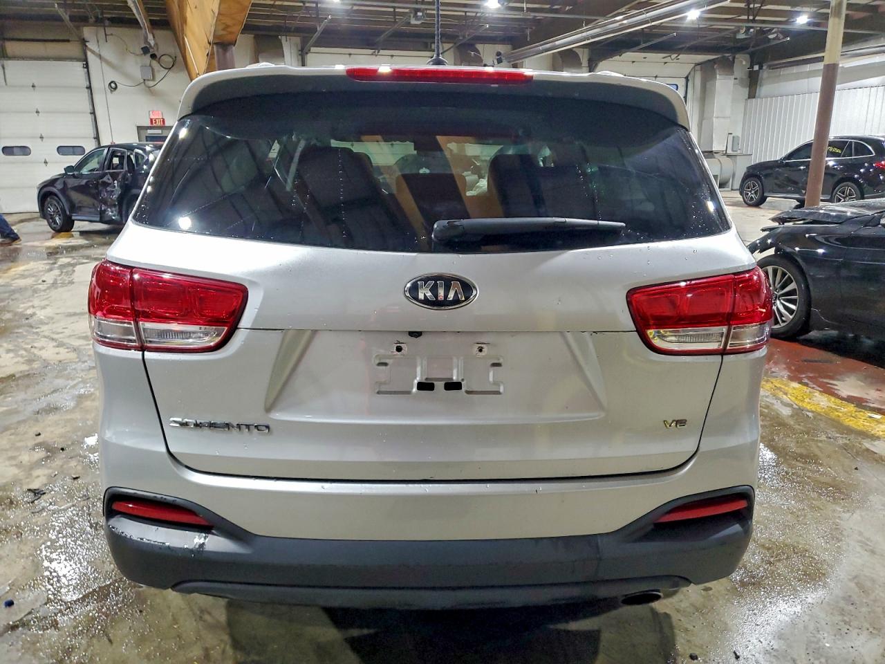 2017 KIA SORENTO LX photo 6