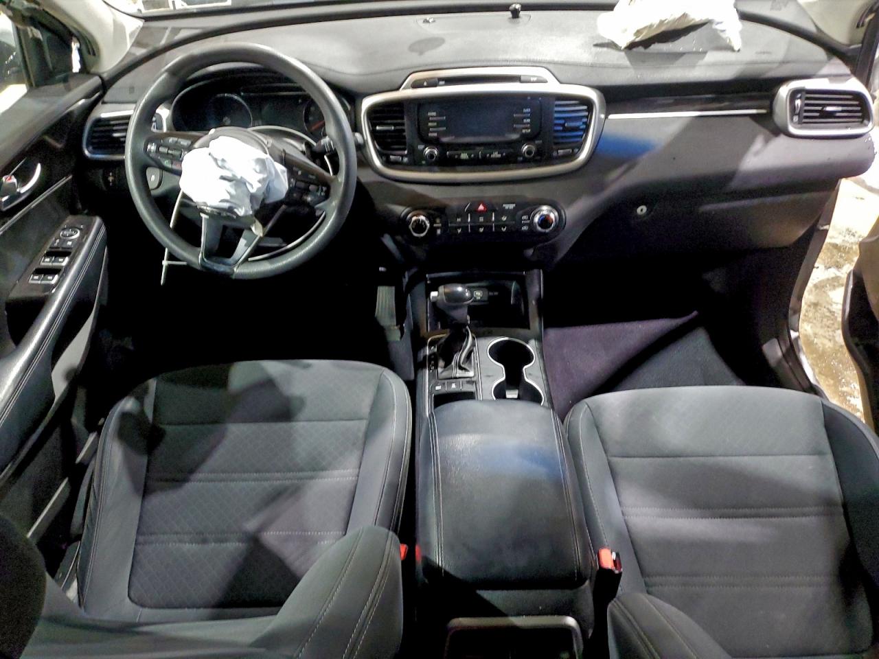 2017 KIA SORENTO LX photo 8