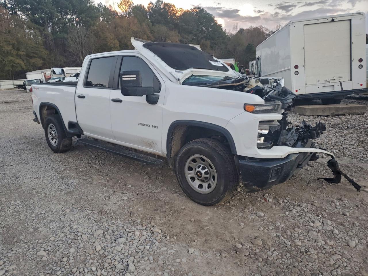 2024 CHEVROLET SILVERADO K2500 HEAVY DUTY photo 4