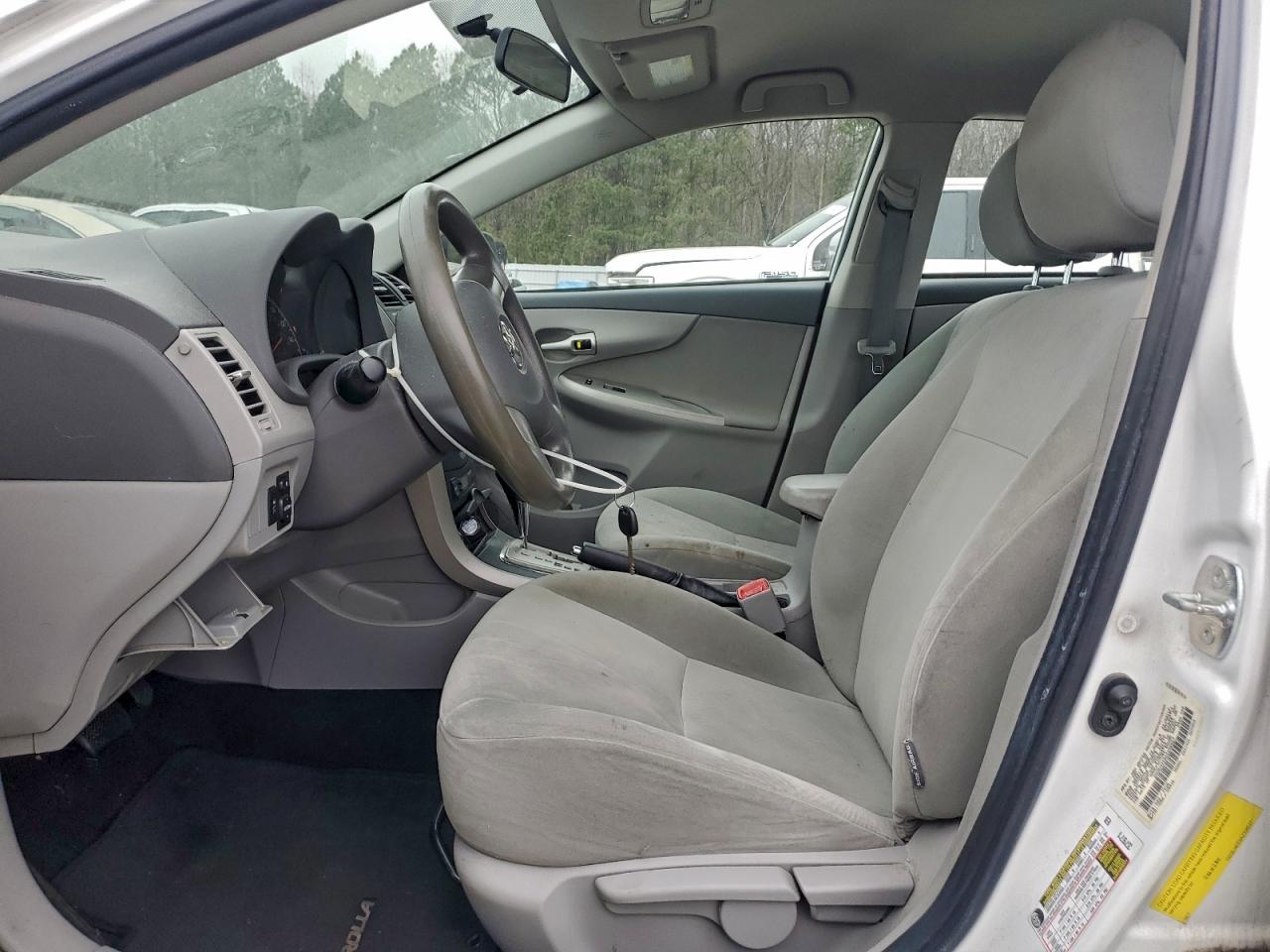 2010 TOYOTA COROLLA BASE photo 7