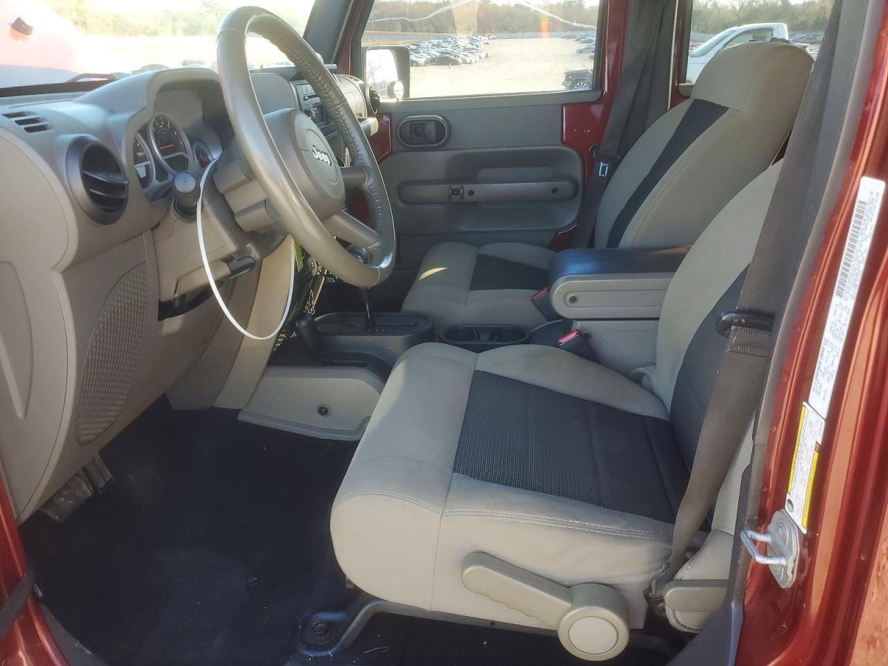 2010 JEEP WRANGLER UNLIMITED SPORT photo 7