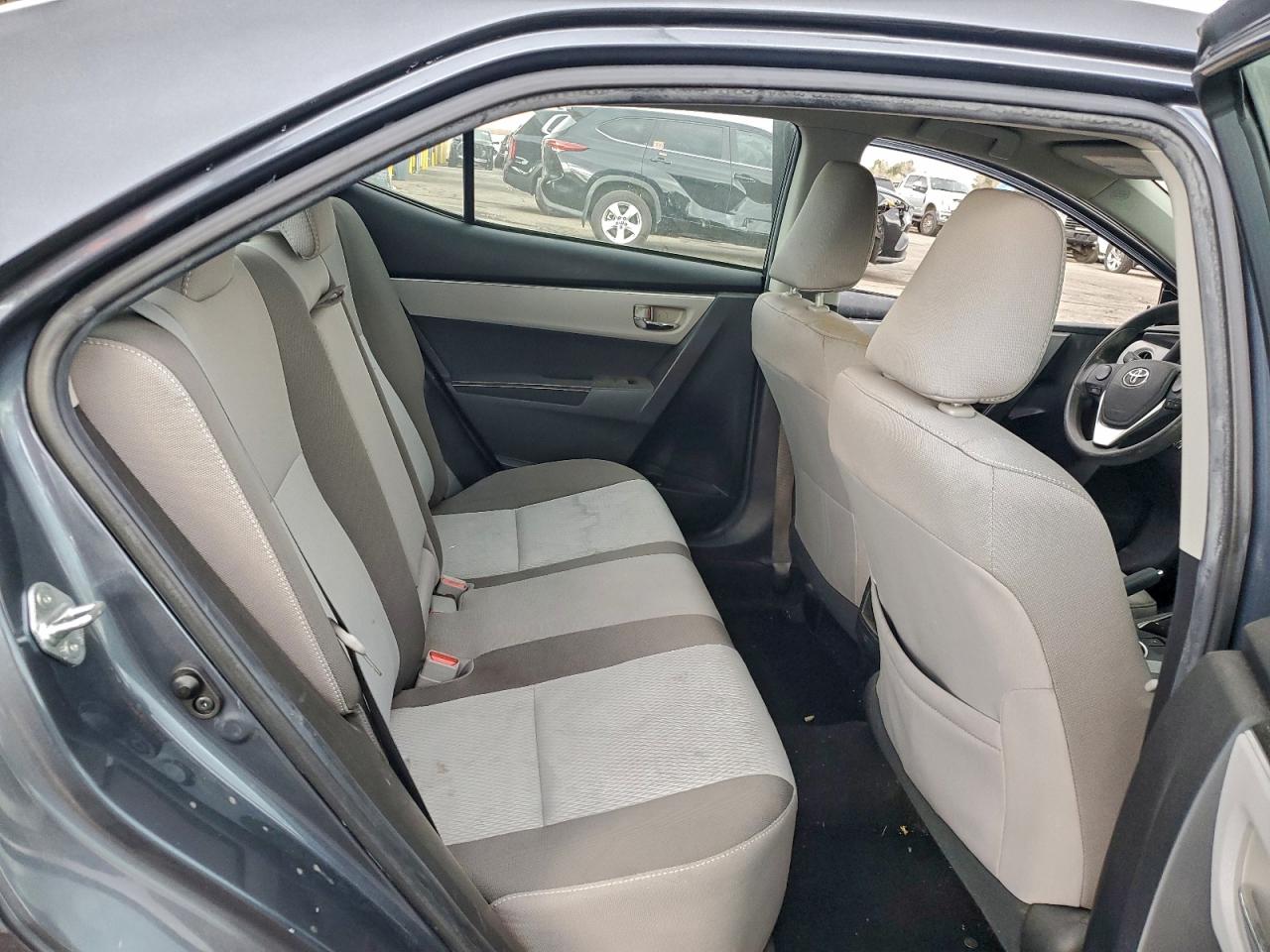 2018 TOYOTA COROLLA L photo 10