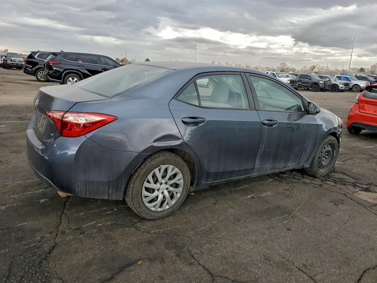 2018 TOYOTA COROLLA L photo 3