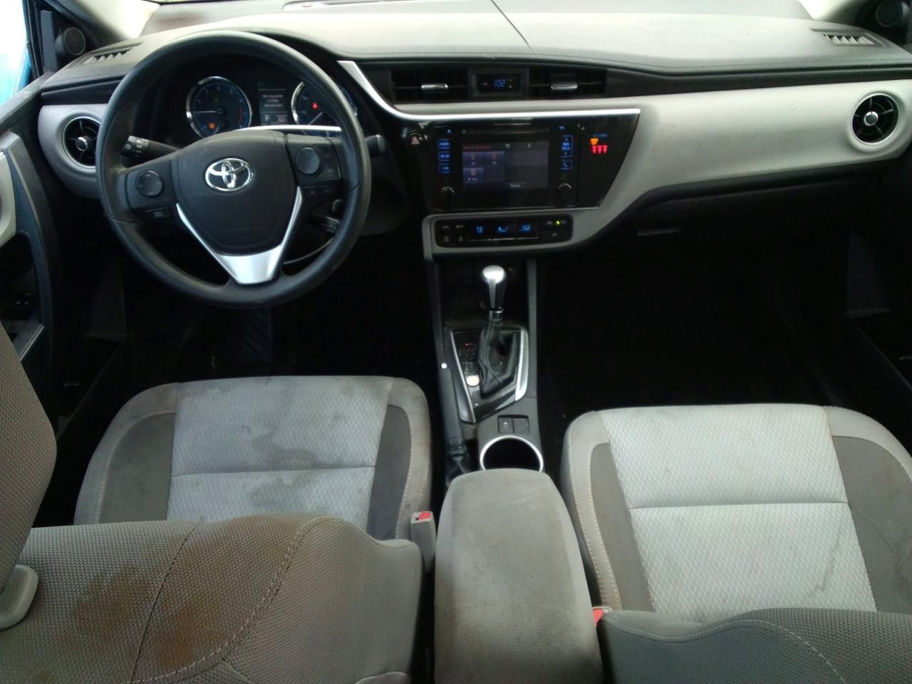 2018 TOYOTA COROLLA L photo 8