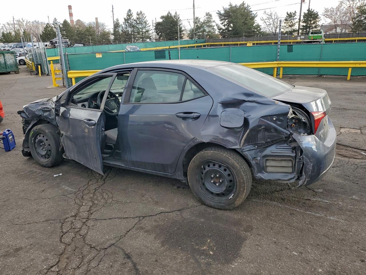 2018 TOYOTA COROLLA L photo 2