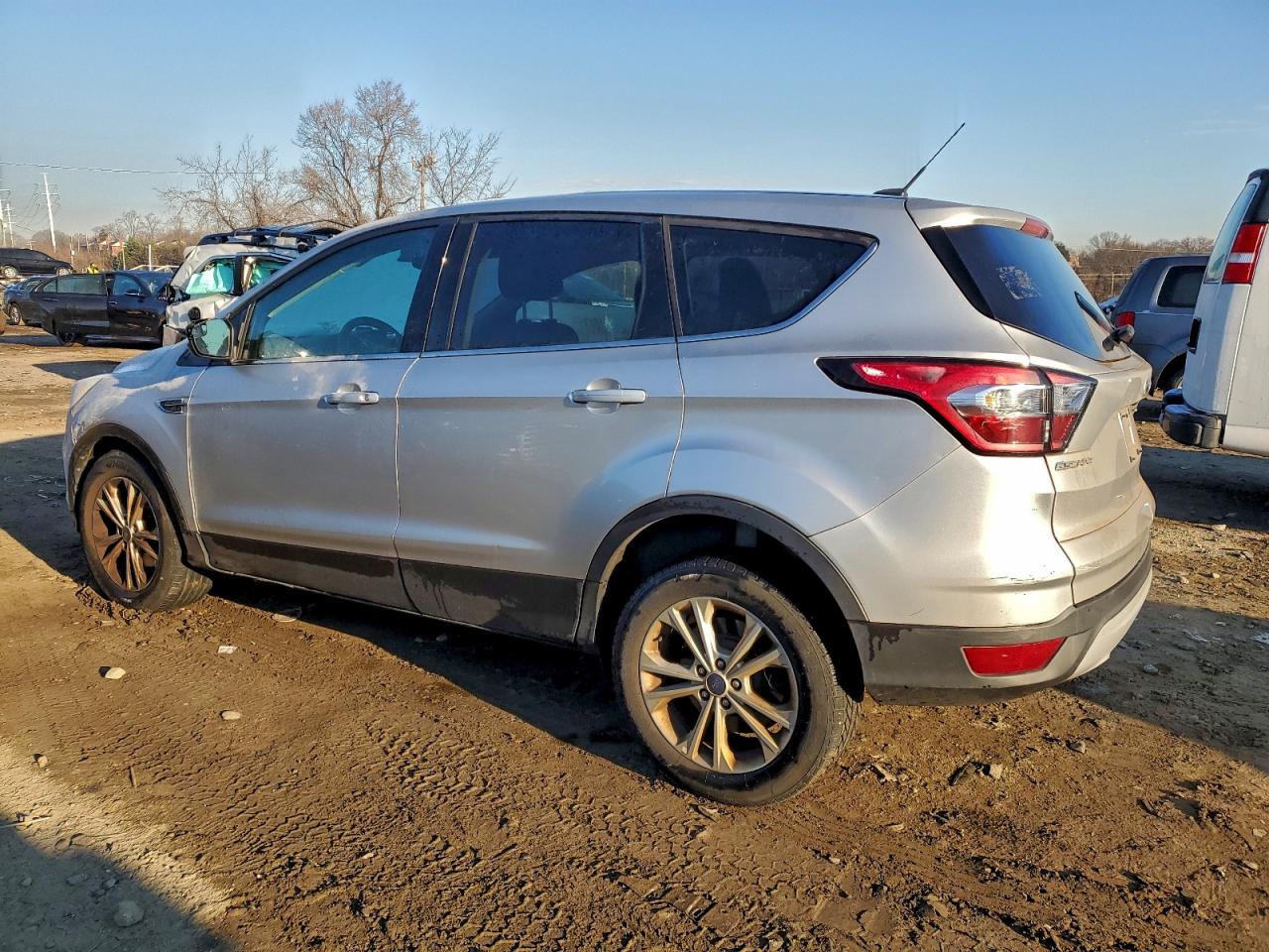 2017 FORD ESCAPE SE photo 2