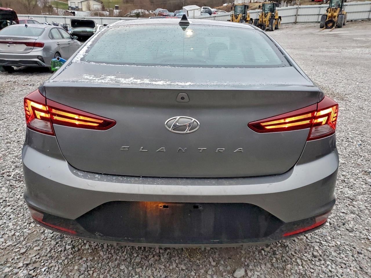 2019 HYUNDAI ELANTRA SEL photo 11