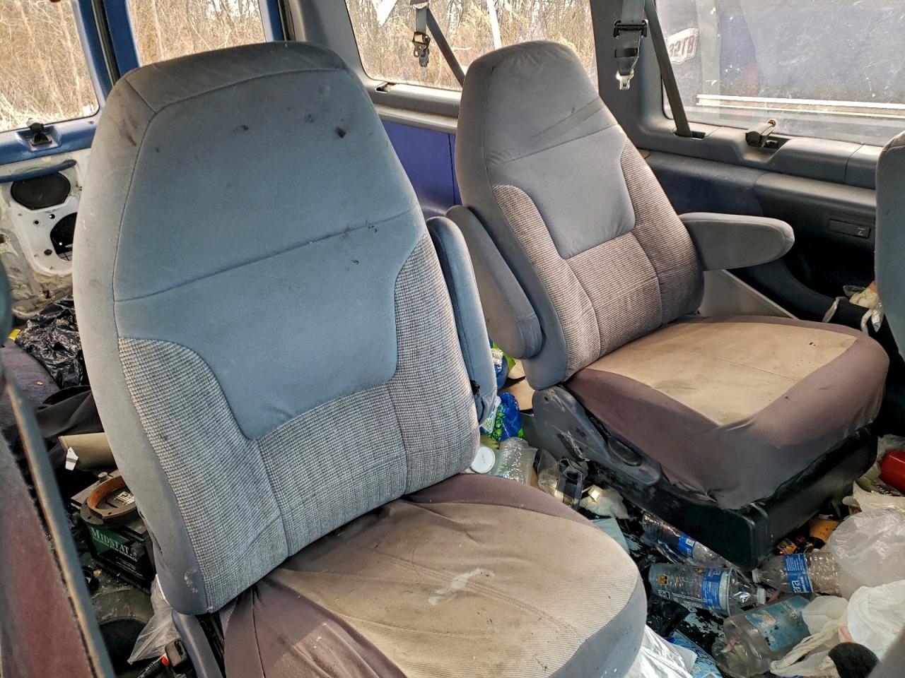 1992 FORD ECONOLINE E150 photo 11