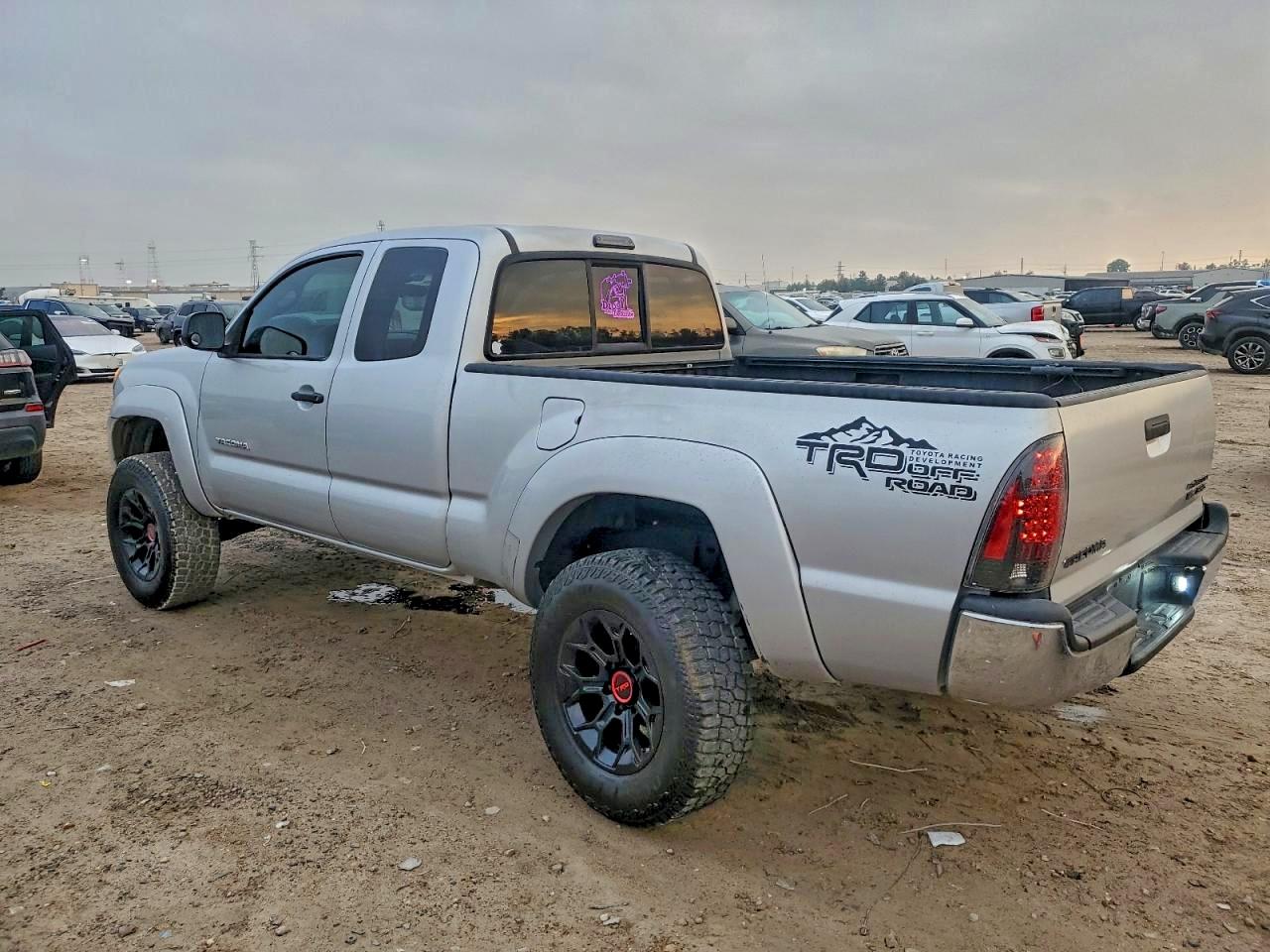 2005 TOYOTA TACOMA PRERUNNER ACCESS CAB photo 2
