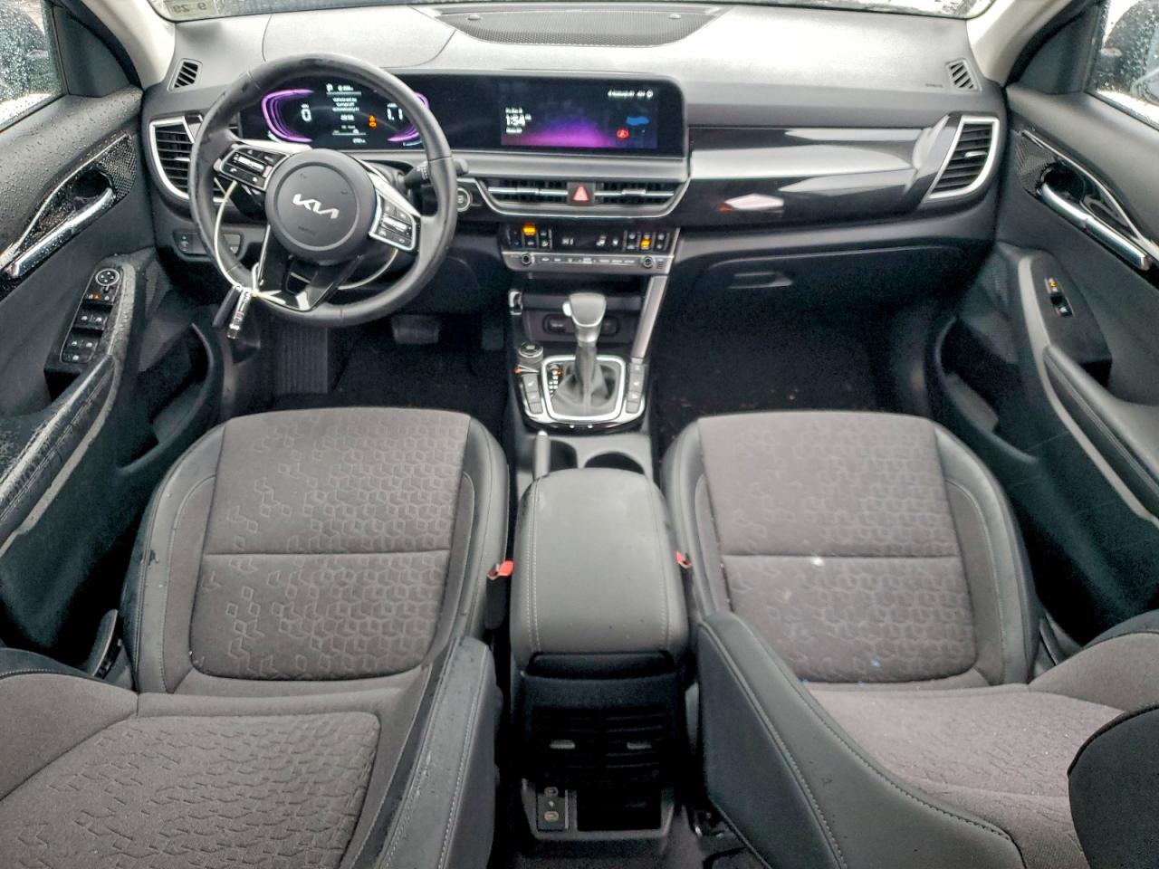 2025 KIA SELTOS S photo 8