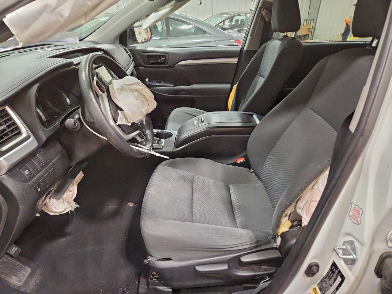 2019 TOYOTA HIGHLANDER LE photo 13