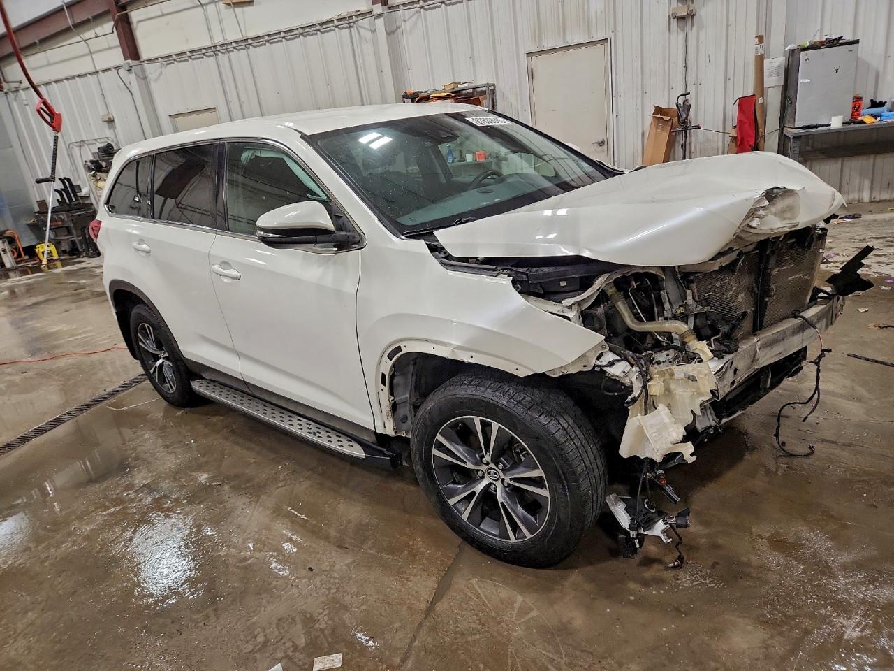 2019 TOYOTA HIGHLANDER LE photo 7