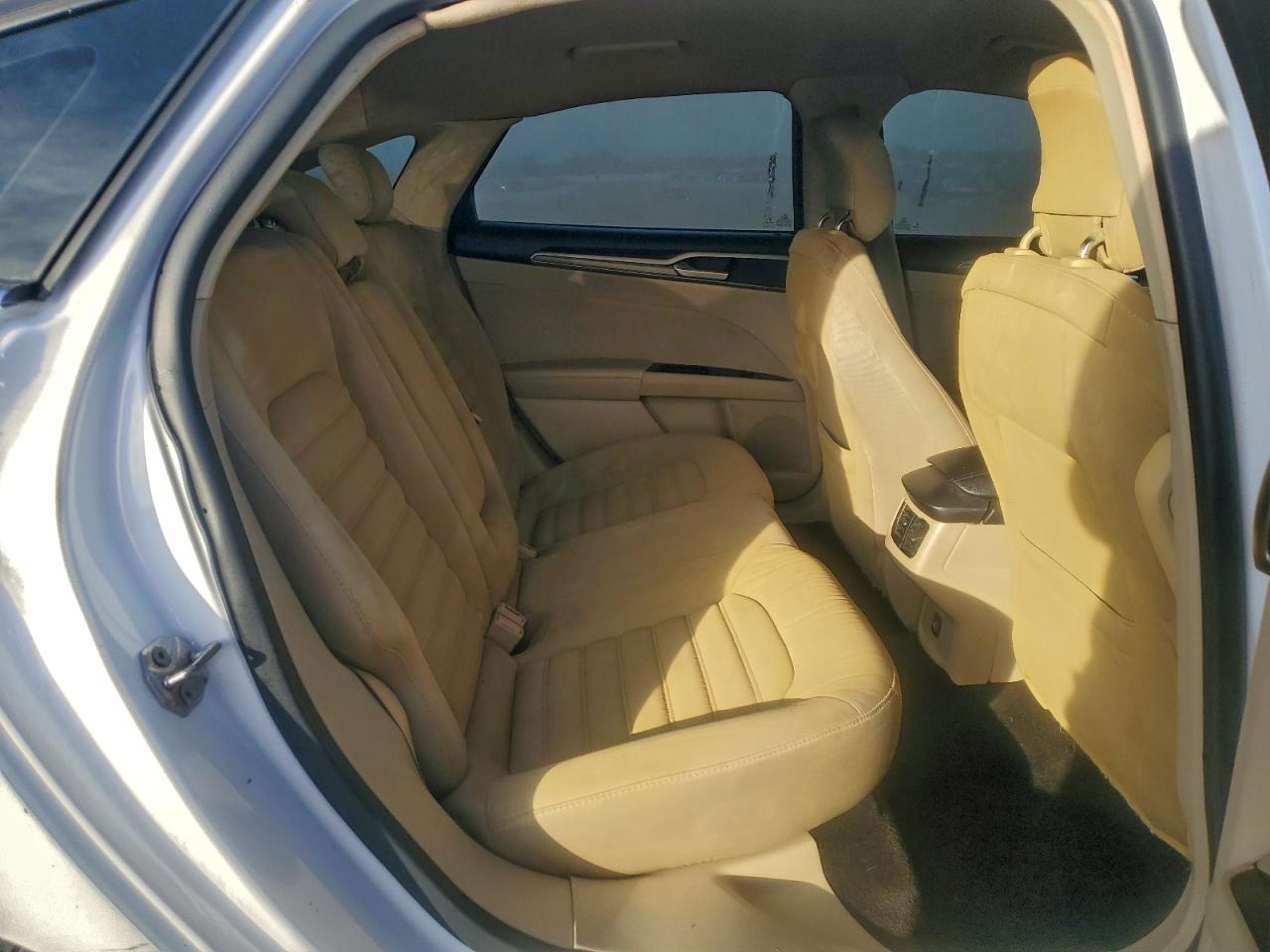 2014 FORD FUSION SE photo 10