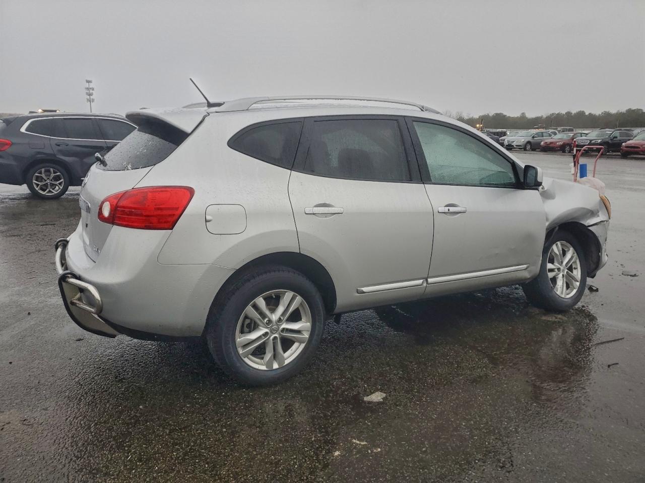2013 NISSAN ROGUE S photo 3