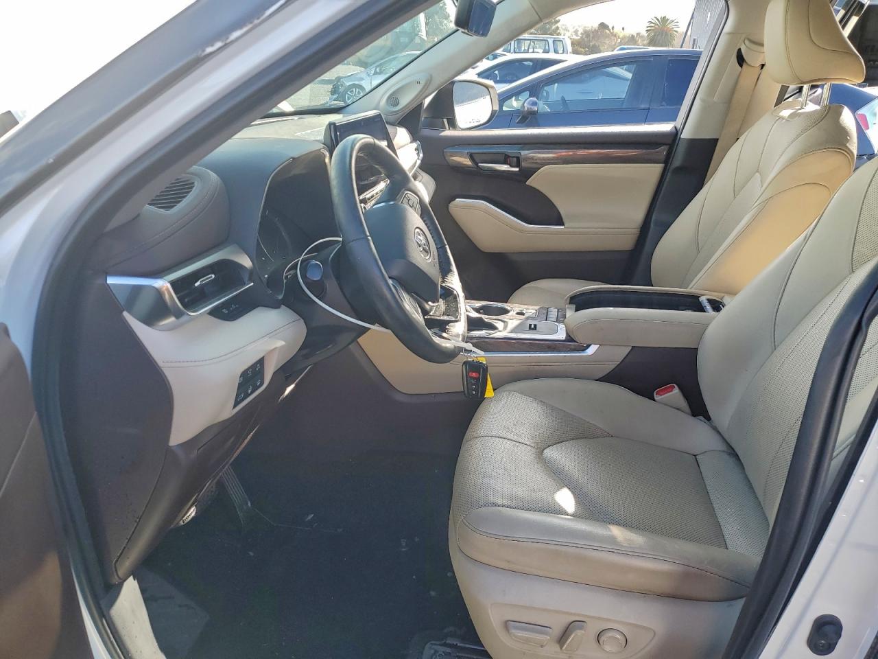 2021 TOYOTA HIGHLANDER HYBRID LIMITED photo 7