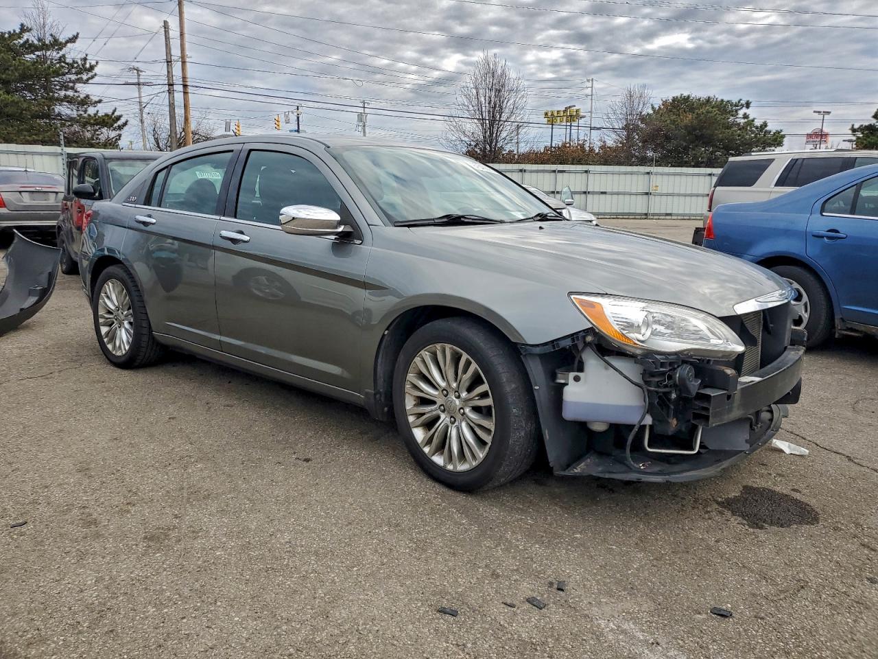 2013 CHRYSLER 200 LIMITED photo 7