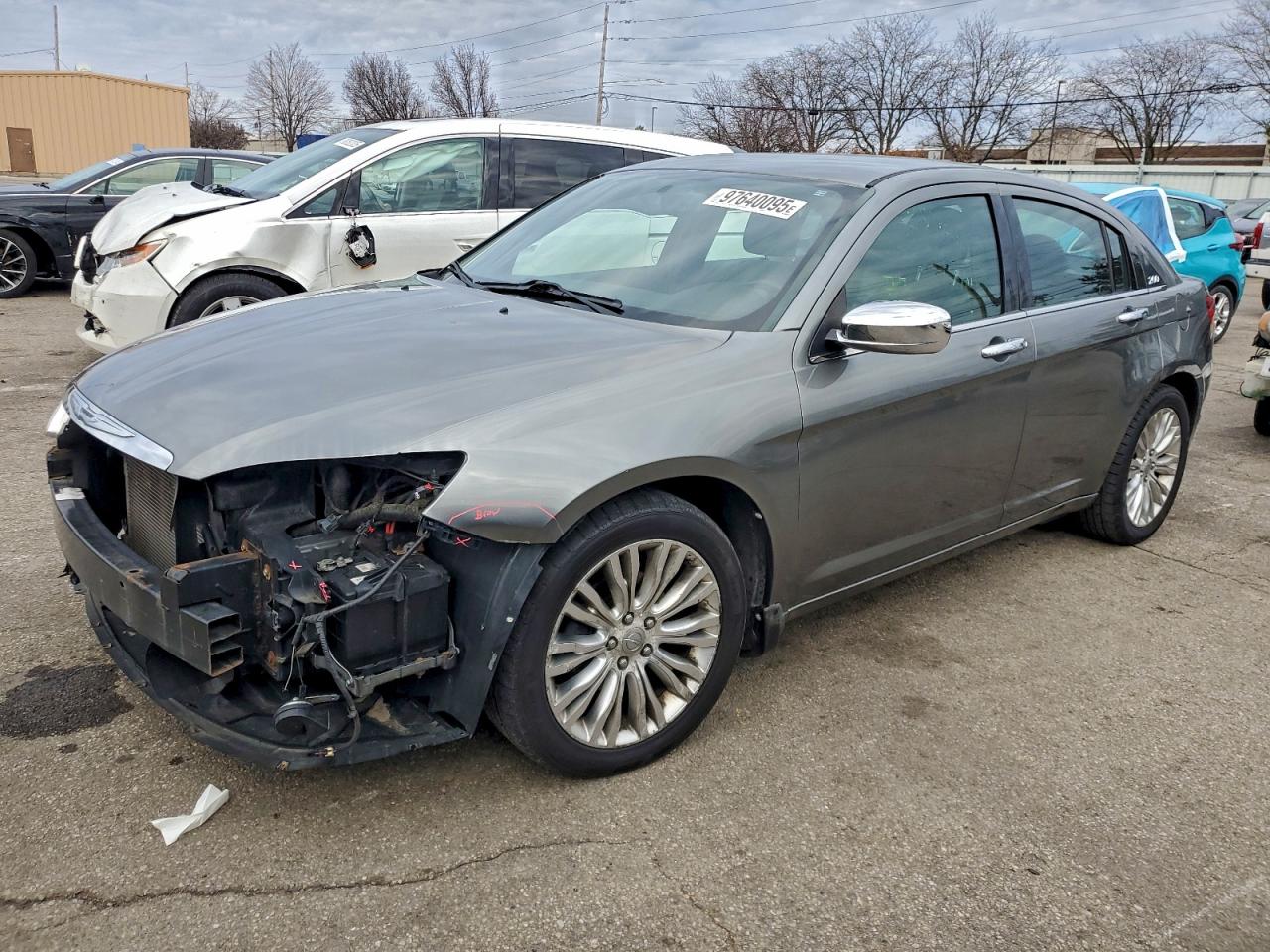 2013 CHRYSLER 200